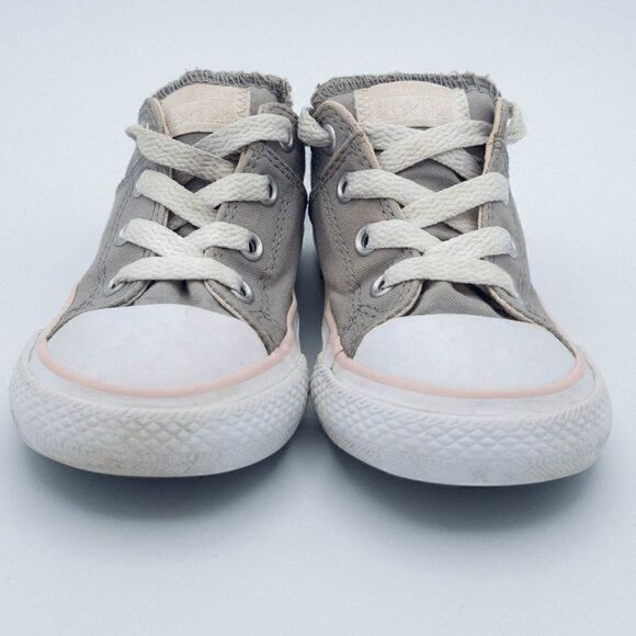 Infant Size 7 Converse All Stars - Picture 2 of 8